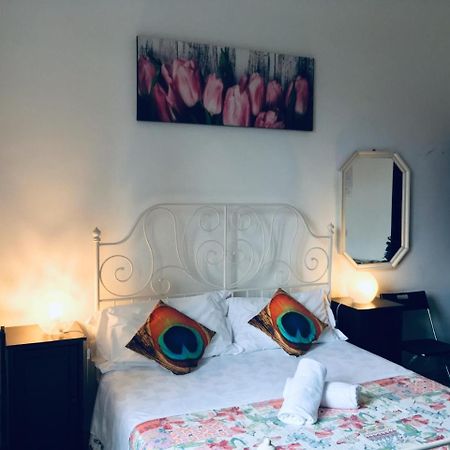 Giuly Guesthouse Rome Bagian luar foto