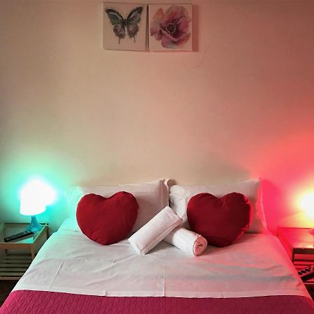Giuly Guesthouse Rome Bagian luar foto