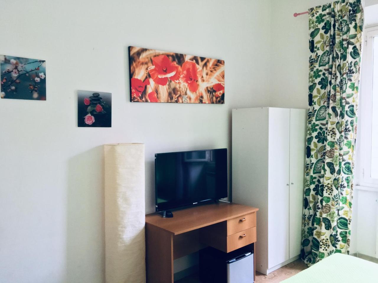 Giuly Guesthouse Rome Bagian luar foto